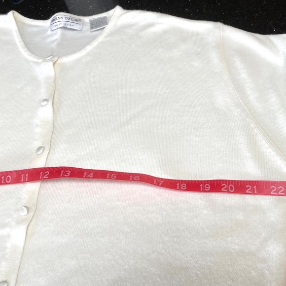 Buttery Soft Cream Cardigan With Satin Covered Buttons Size L Elegant Feminine - Picture 4 of 6